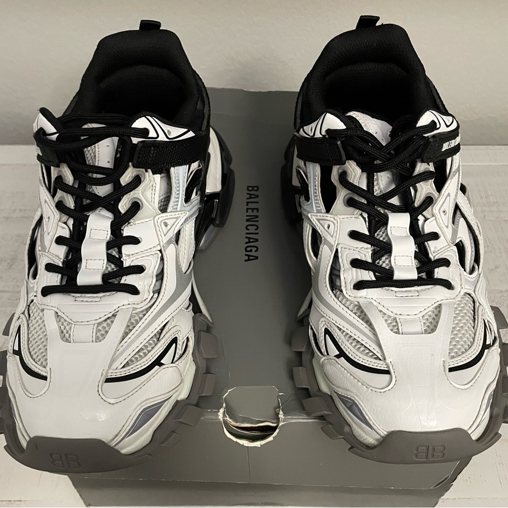 Men Balenciaga Track sneaker. Black/white.